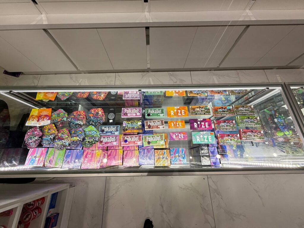 vape store in Reseda